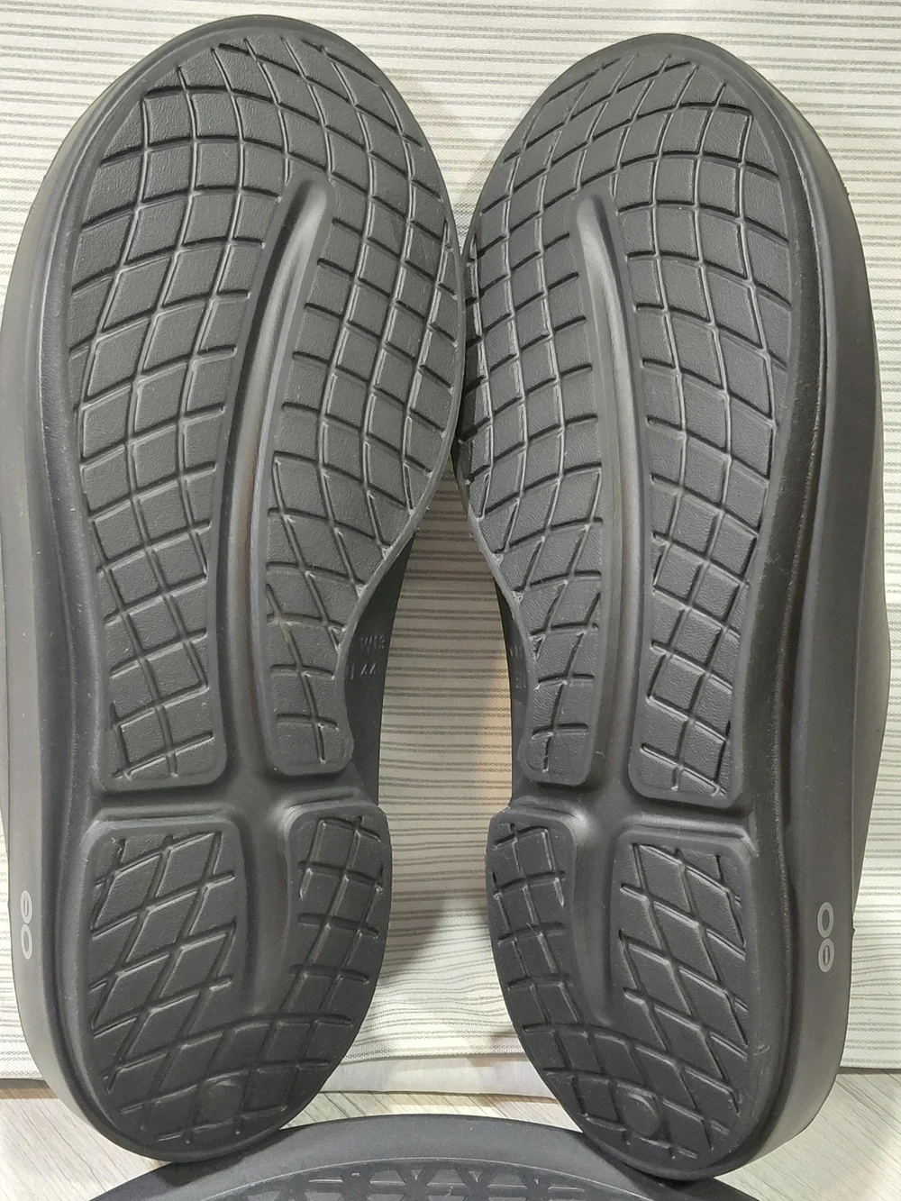 NEW OOFOS Mens OOahh Black Recovery Slide Sandal SIZE 11